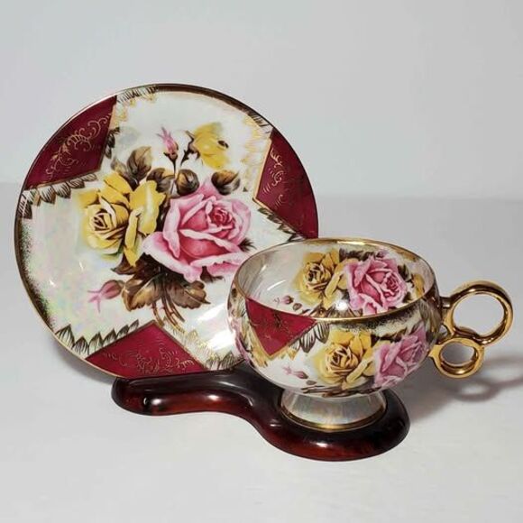 Del Coronado Teacup and Saucer Pink Yellow Roses Vintage - Picture 1 of 10
